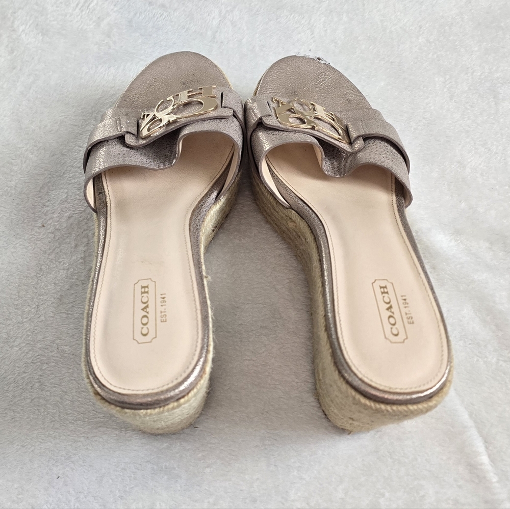 Women's Coach Wedge Heel Shoes Beige Leather Platform Slides Size 10 Gold Logo - Picture 4 of 7